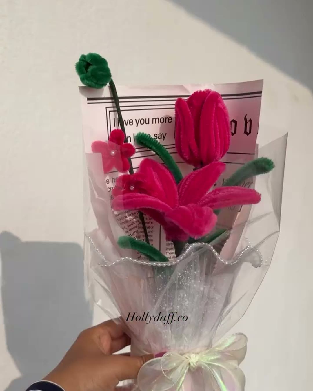 Mini bouquet with a red tulip and magenta lily